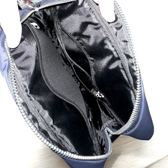 NWOT Septwolves Crossbody Bag Navy Blue - Picture 7 of 7